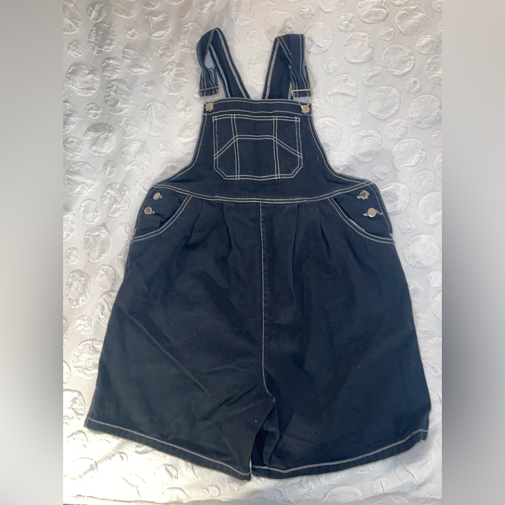 Zero to Nine maternity Black Fabric with White Stitching overall shorts small